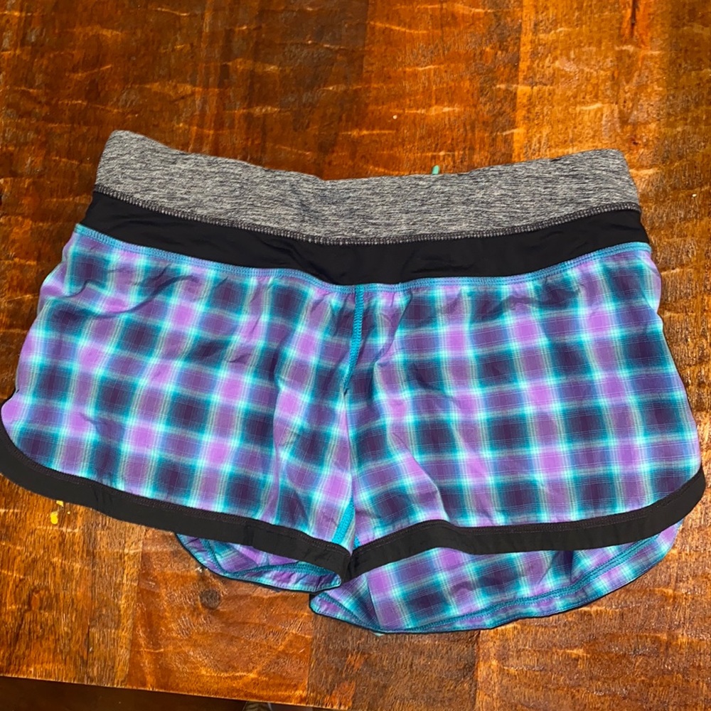 Size 6 Lululemon shorts